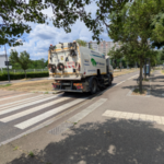 Balayeuse de voirie AFC Balayage en service à Mulhouse dans le Haut-Rhin, assurant le nettoyage mécanique des rues et trottoirs urbains.